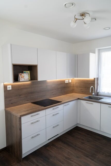 Kuchyňa NOVELA 280 Sivá Premium Mat / H3133 ST12 Dub Davos